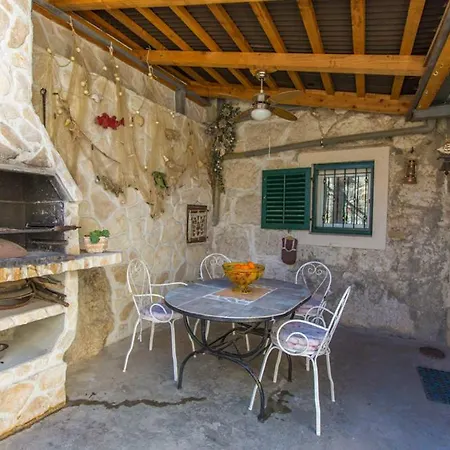 Apartment Antica With Yard & Bbq Split Zewnętrze zdjęcie